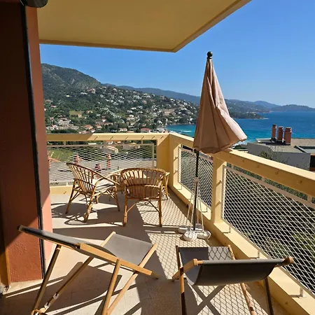 Terrace With Sea View Apartamento Le Lavandou